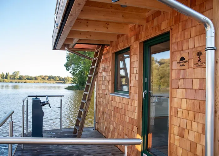 Botel Uriges Tiny Hausboot Mit Kamin Im Winter Auf Der Dove Elbe Hamburgo